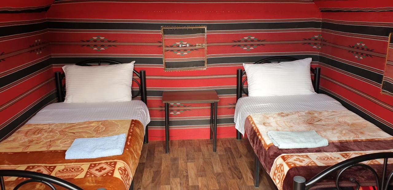 Real Bedouin Experience Tours & Camp Hotel Wadi Rum Buitenkant foto