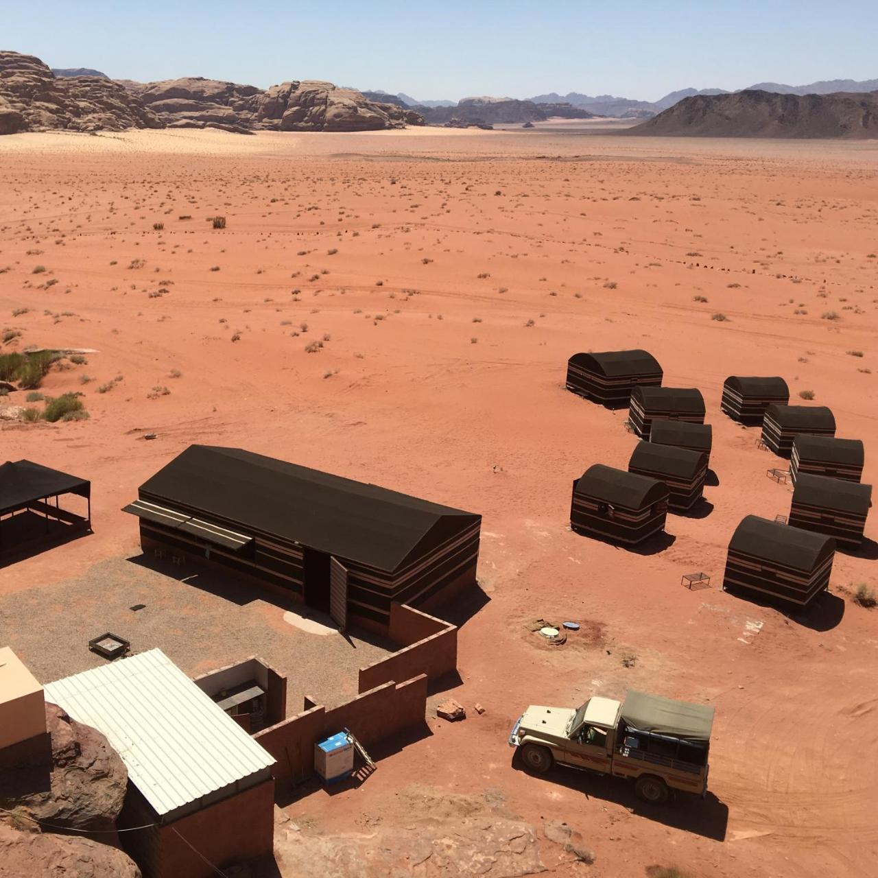 Real Bedouin Experience Tours & Camp Hotel Wadi Rum Buitenkant foto