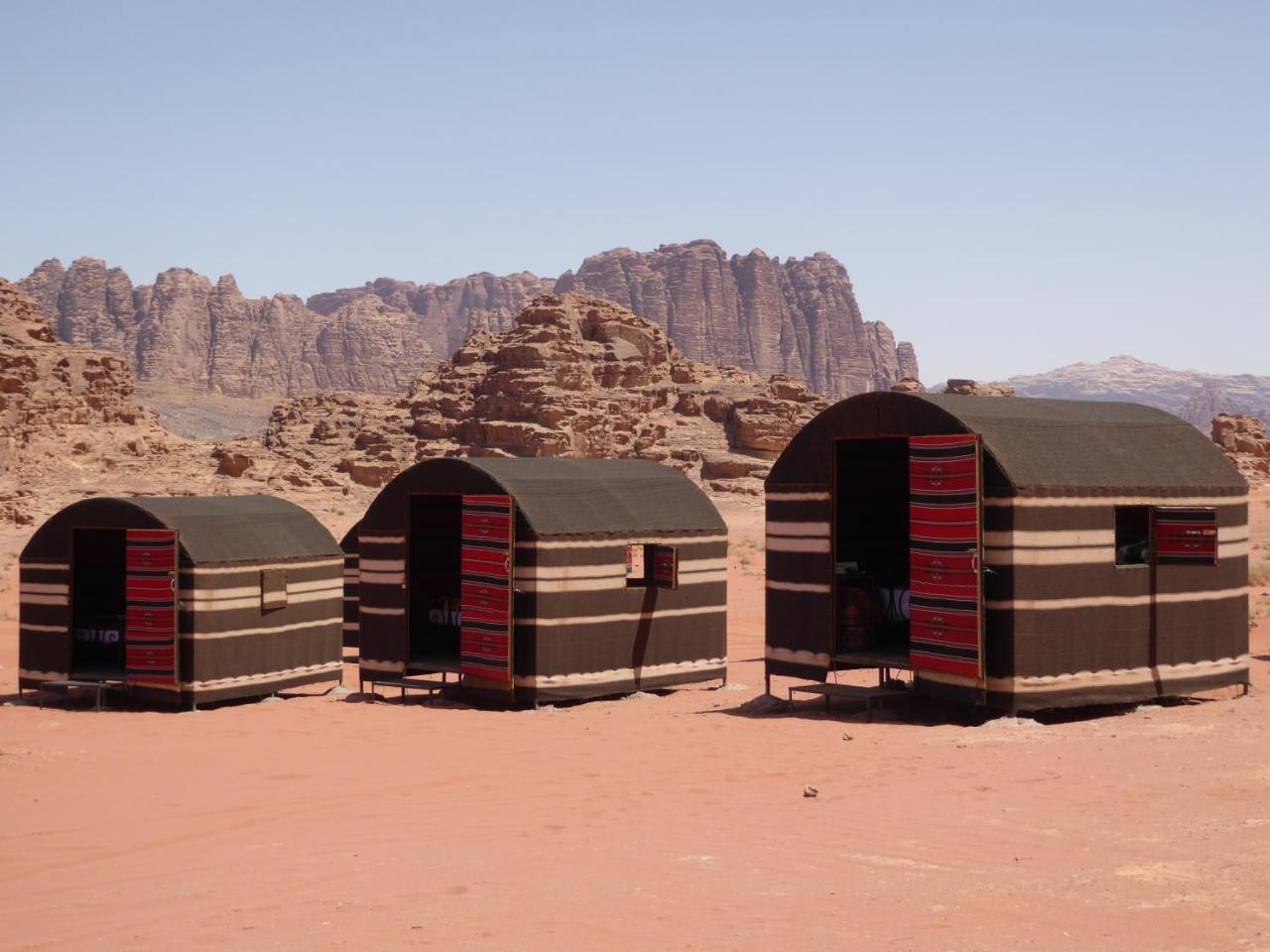 Real Bedouin Experience Tours & Camp Hotel Wadi Rum Buitenkant foto