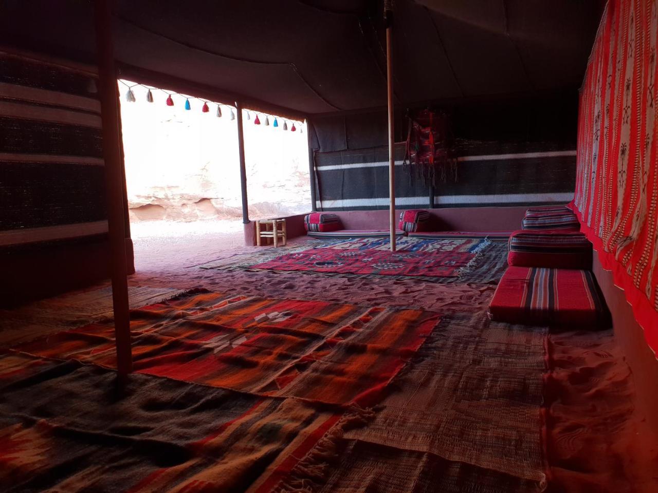 Real Bedouin Experience Tours & Camp Hotel Wadi Rum Buitenkant foto