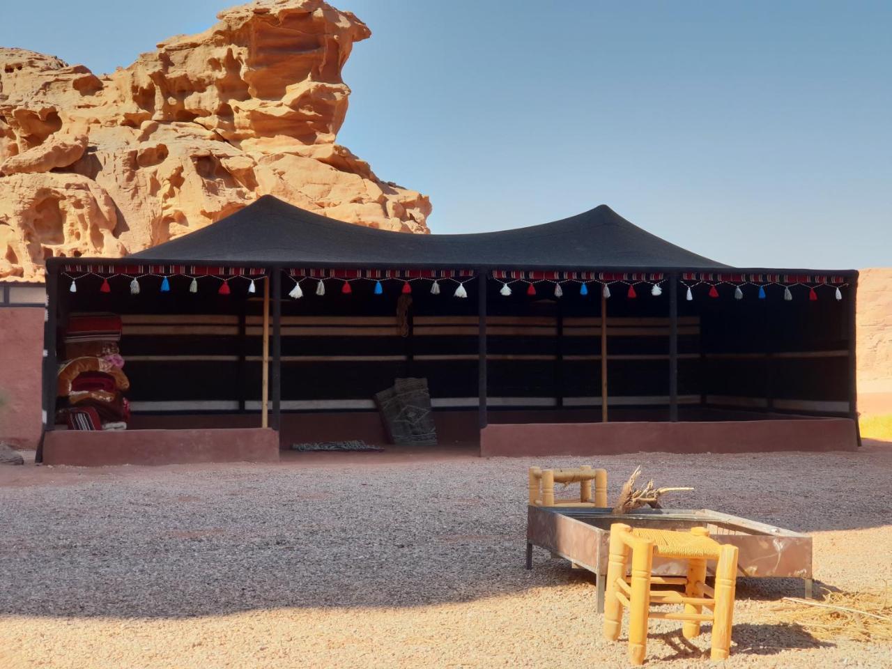 Real Bedouin Experience Tours & Camp Hotel Wadi Rum Buitenkant foto