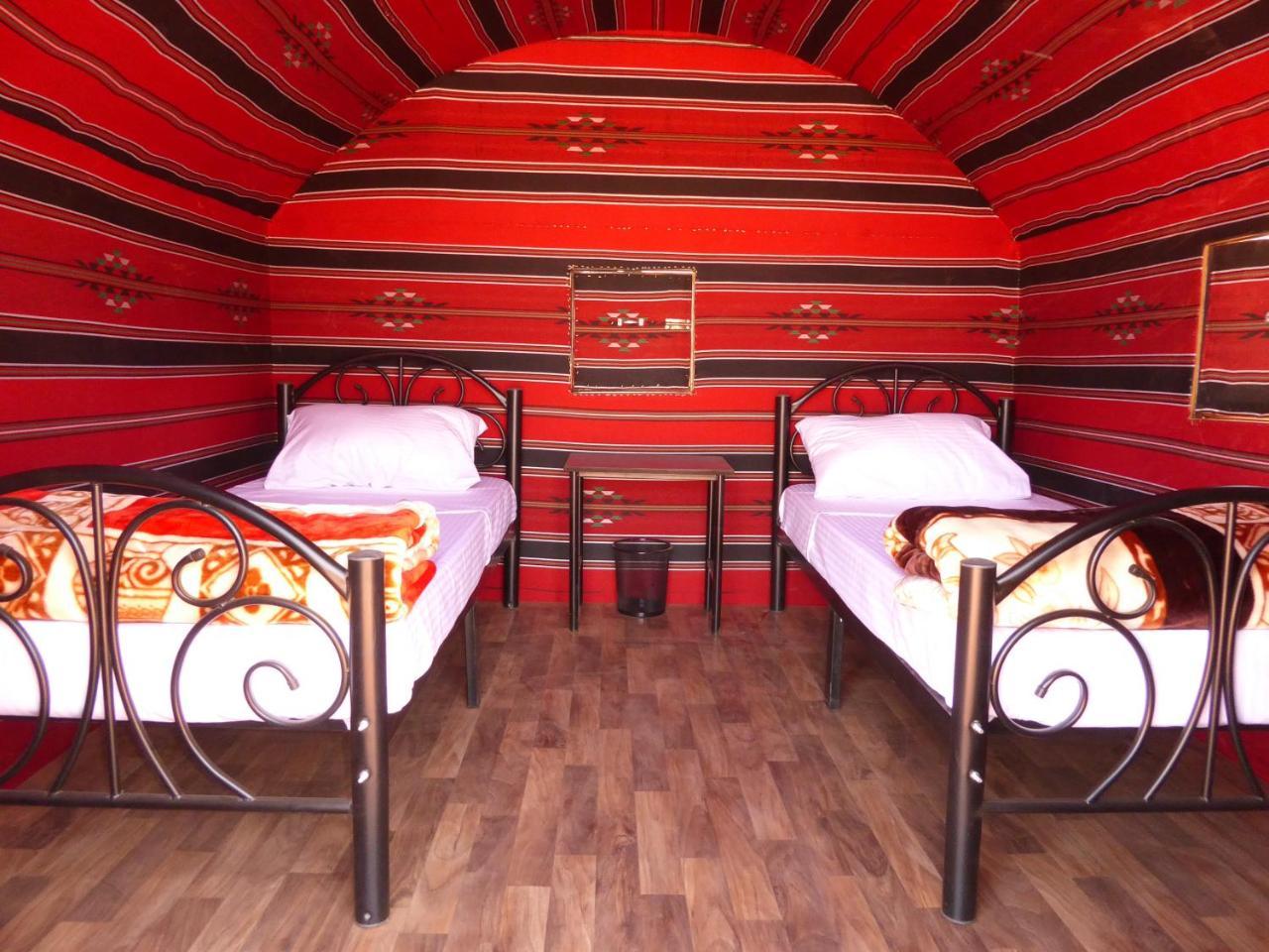 Real Bedouin Experience Tours & Camp Hotel Wadi Rum Buitenkant foto