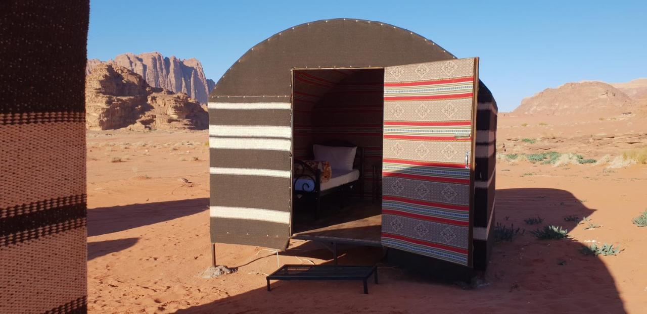 Real Bedouin Experience Tours & Camp Hotel Wadi Rum Buitenkant foto