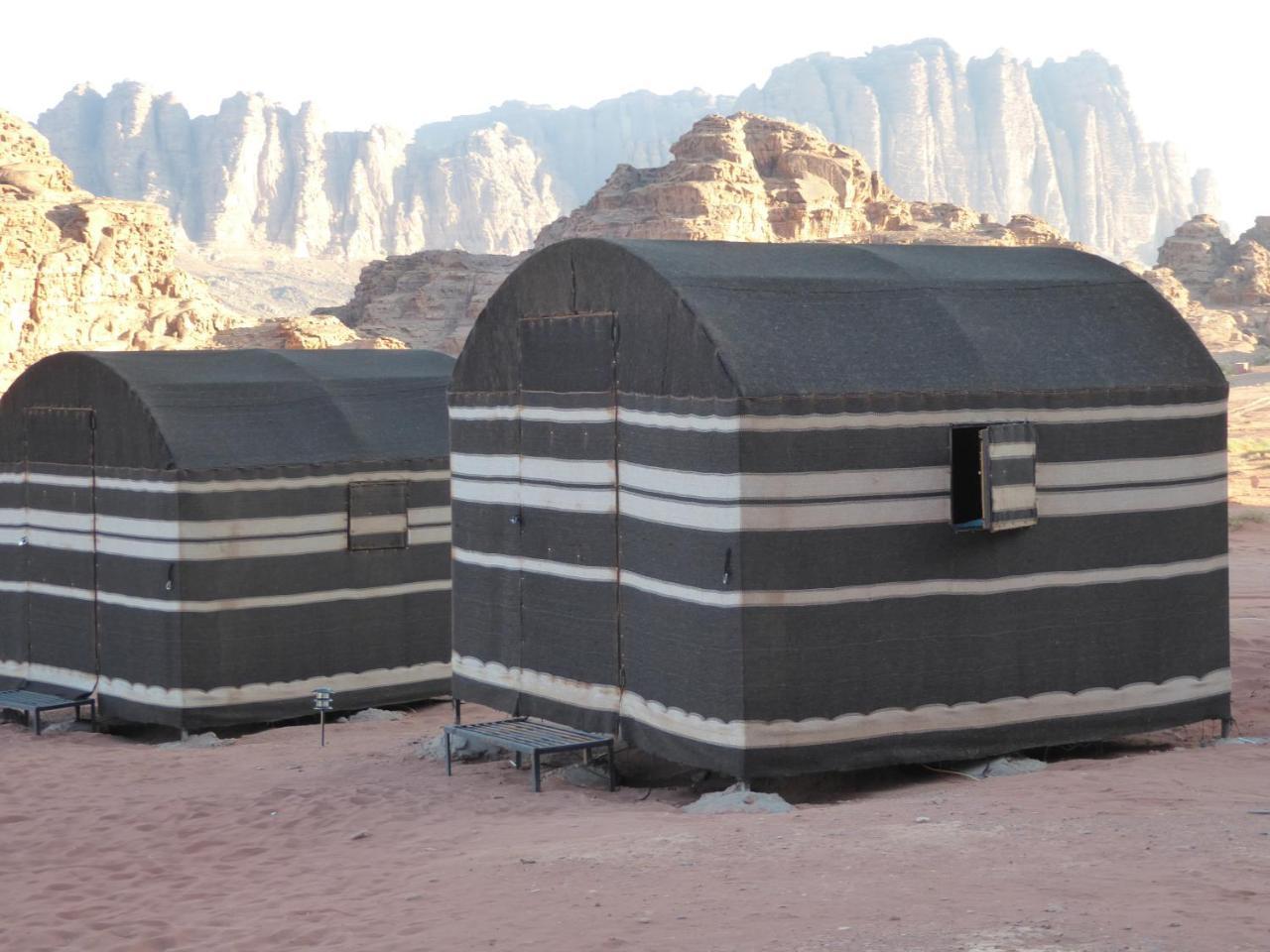Real Bedouin Experience Tours & Camp Hotel Wadi Rum Buitenkant foto