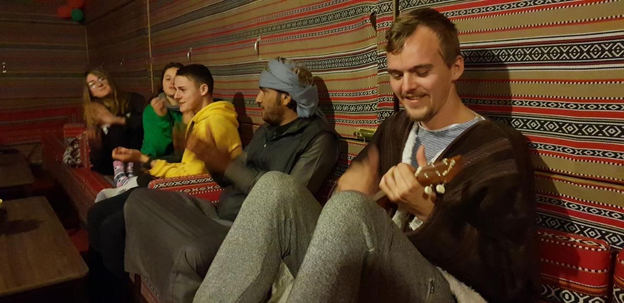 Real Bedouin Experience Tours & Camp Hotel Wadi Rum Buitenkant foto