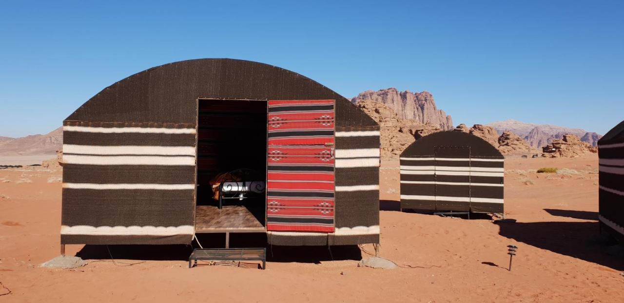 Real Bedouin Experience Tours & Camp Hotel Wadi Rum Buitenkant foto