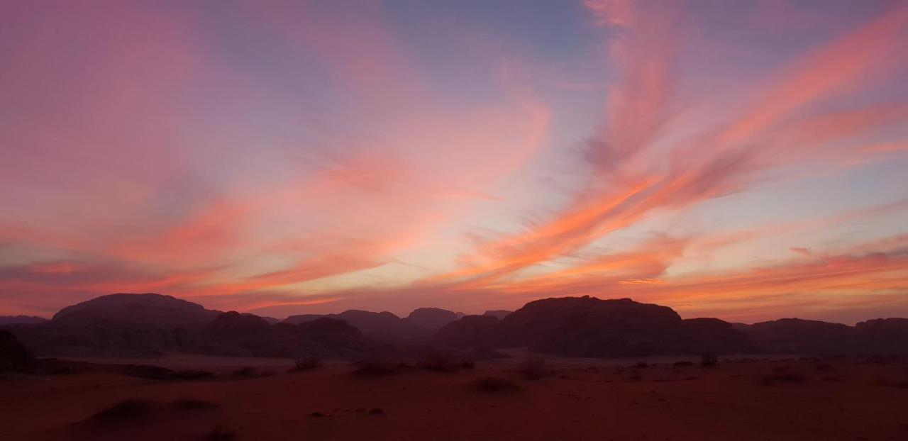 Real Bedouin Experience Tours & Camp Hotel Wadi Rum Buitenkant foto