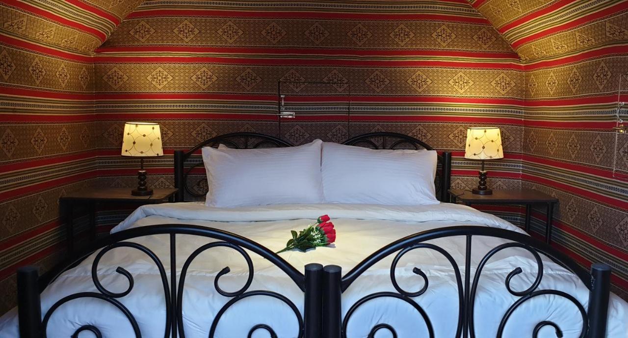 Real Bedouin Experience Tours & Camp Hotel Wadi Rum Buitenkant foto