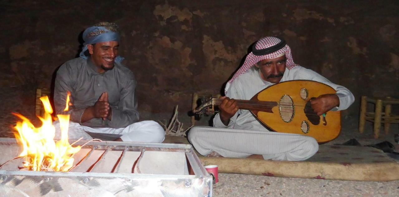 Real Bedouin Experience Tours & Camp Hotel Wadi Rum Buitenkant foto